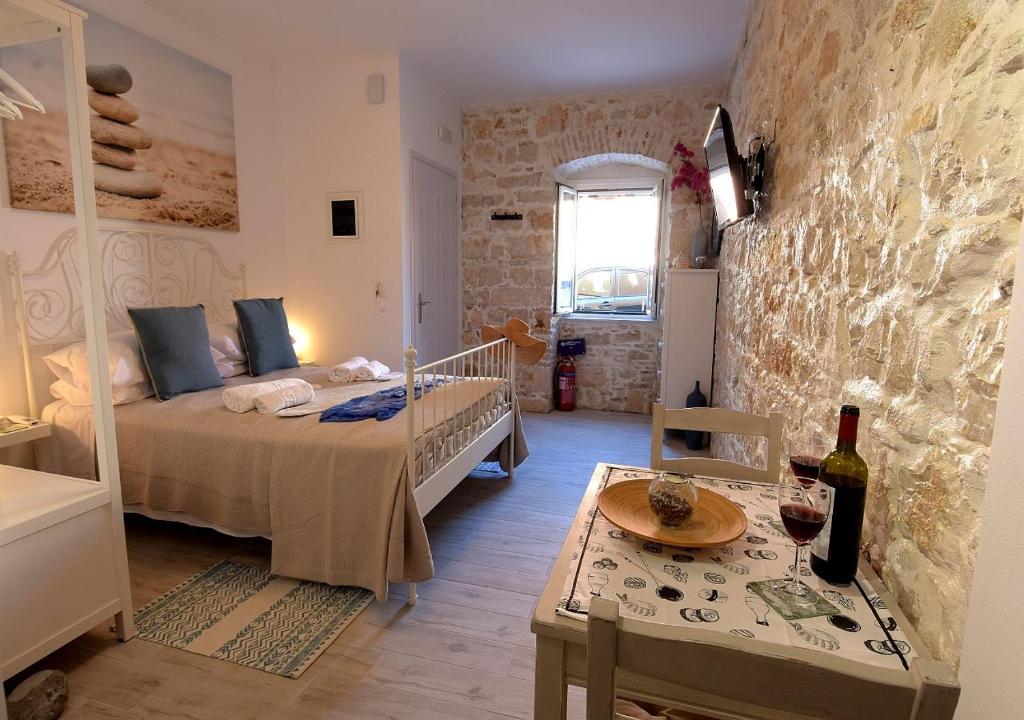 Corfu Bonzai Studios room 1