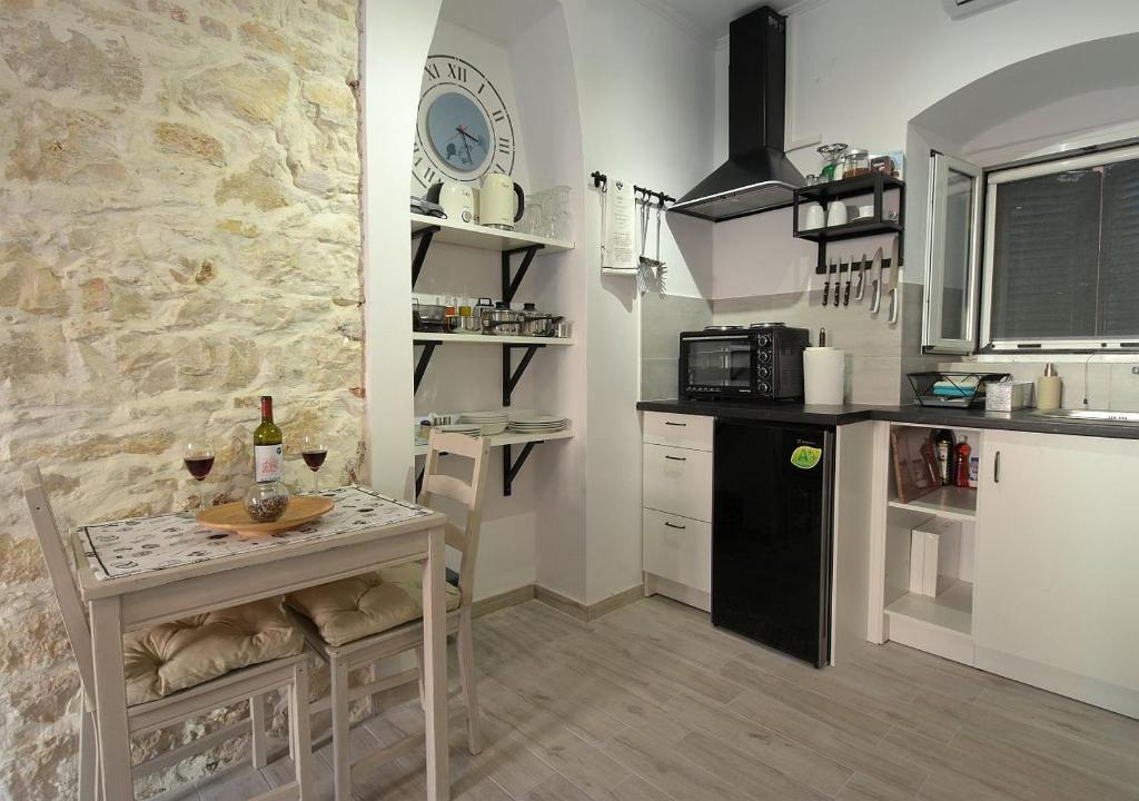 Corfu Bonzai Studios room 4